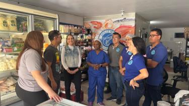 La Alcaldía de Sabaneta refuerza campañas de inocuidad en puntos de venta de pescados y mariscos.