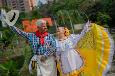 Viernes cultural: una celebración para los adultos mayores.
