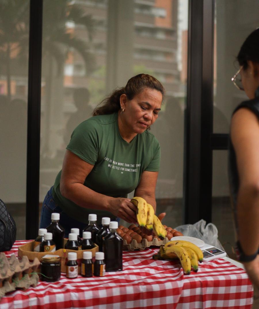 Sabaneta fortalece la economa local con los Mercados Campesinos